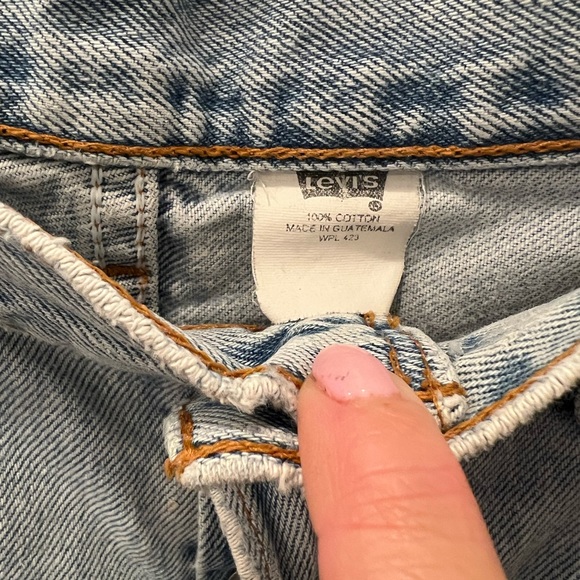 Vintage Levi’s Shorts 31” - Picture 3 of 5